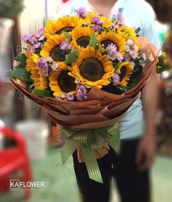 hoa tuoi cho lach ben tre