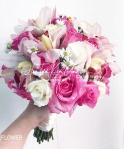 Hoa Cầm Tay Cô Dâu Hạnh Phúc