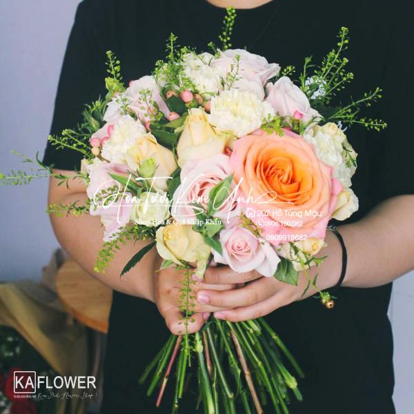 Hoa Cưới Tay Trong Tay