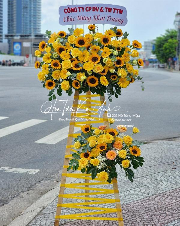 Kệ Hoa Khai Trương Xán Lạn